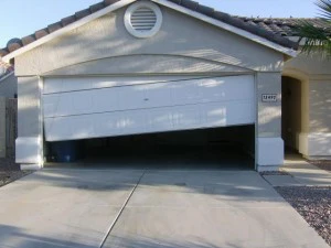 Charlotte-garage-door-fallen-off-tracks